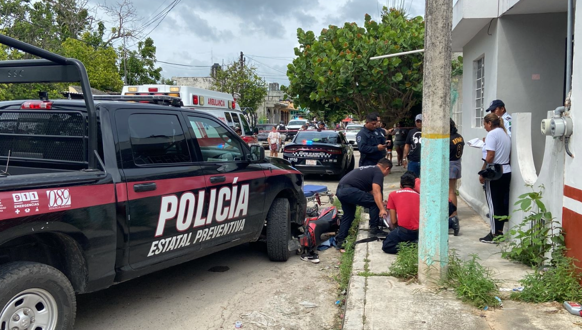 Argumentaron que lo perseguían porque llevaba una mochila que arrojó a un lote baldío. Argumentaron que lo perseguían porque llevaba una mochila que arrojó a un lote baldío.