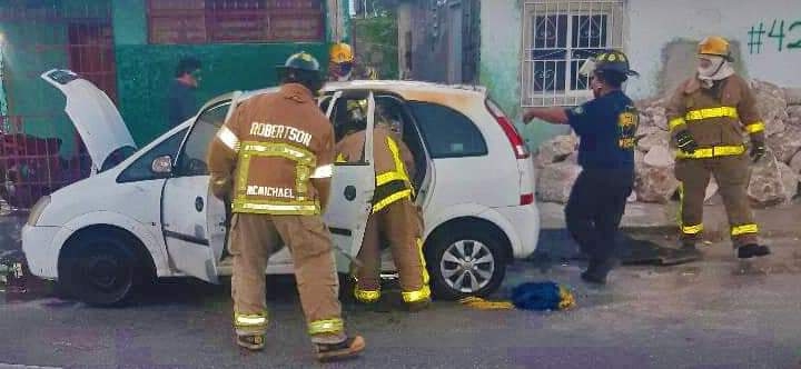 Cuando se registran incendios piden la colaboración del área de Investigación y Servicios Periciales de la FGE.
Exhortan a los agraviados a acudir a denunciar ante las autoridades. 

