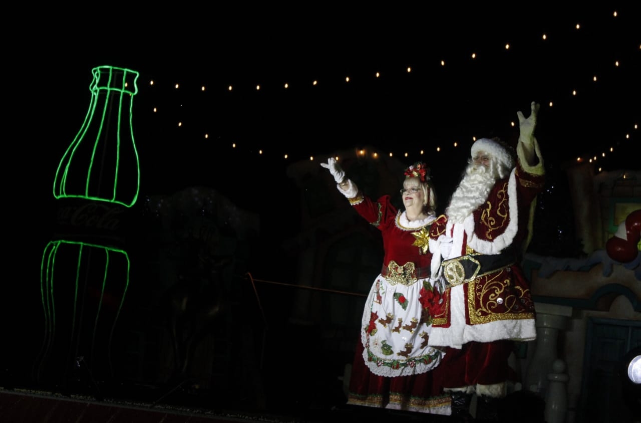 El show navideño para el encendido del pino ya fue presentado