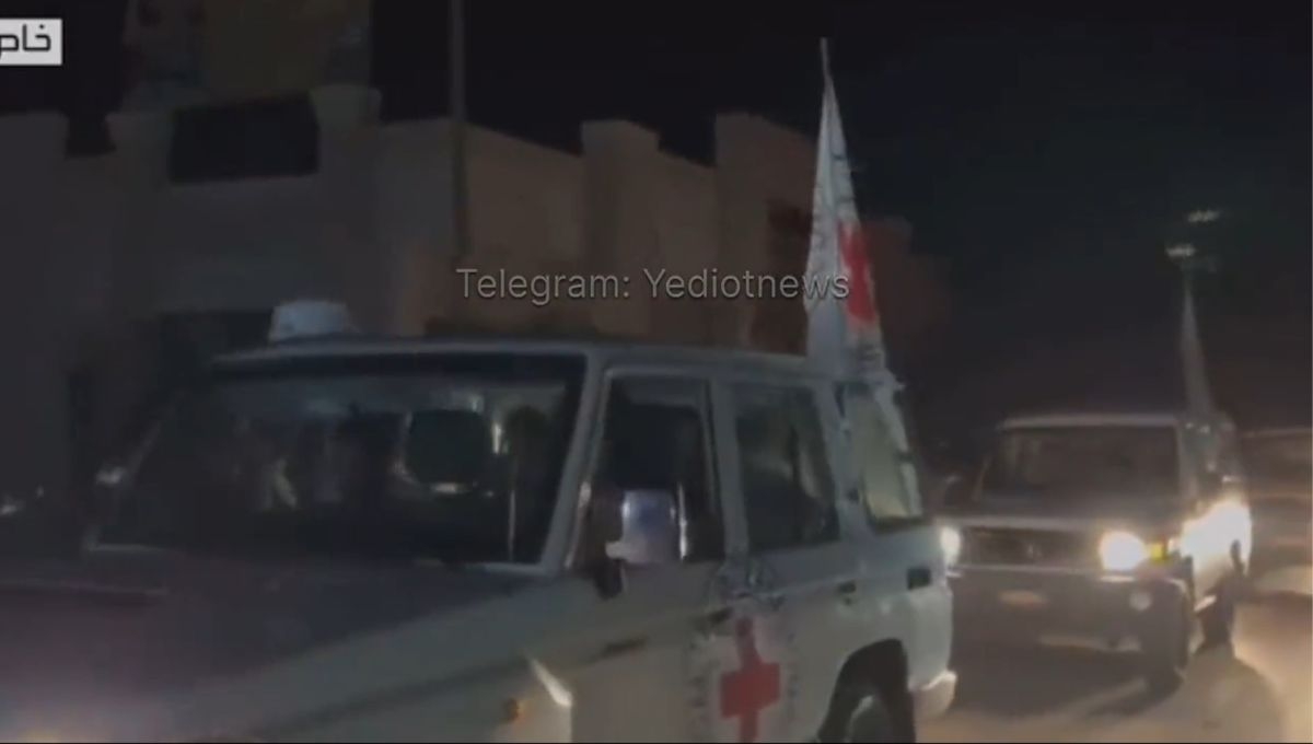 Hamás cumple acuerdo y libera a 25 rehénes que fueron trasladados a Egipto