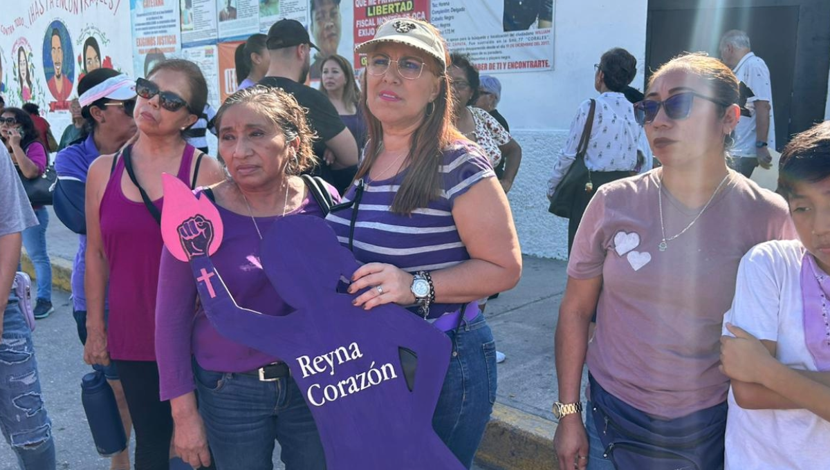 Luego de una hora de espera, la familia pudo acceder a la fiscalía en donde se logró el poder abrir nuevamente las investigaciones