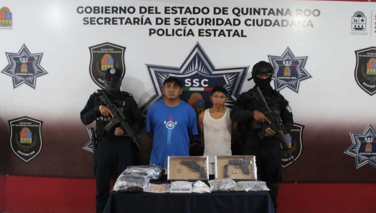 Traían marihuana y cristal, así como armas de fuego cortas y largas, varios cartuchos, una báscula, una libreta y un mototaxi. Traían marihuana y cristal, así como armas de fuego cortas y largas, varios cartuchos, una báscula, una libreta y un mototaxi.