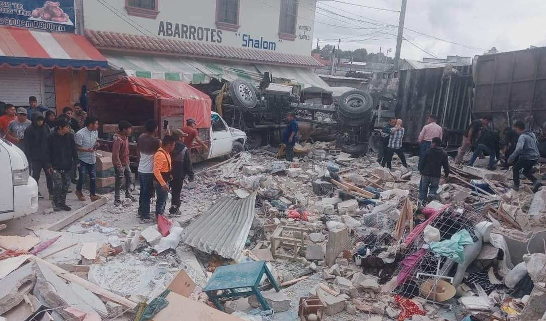 Los daños causados por el tráiler son bastantes Los daños causados por el tráiler son bastantes