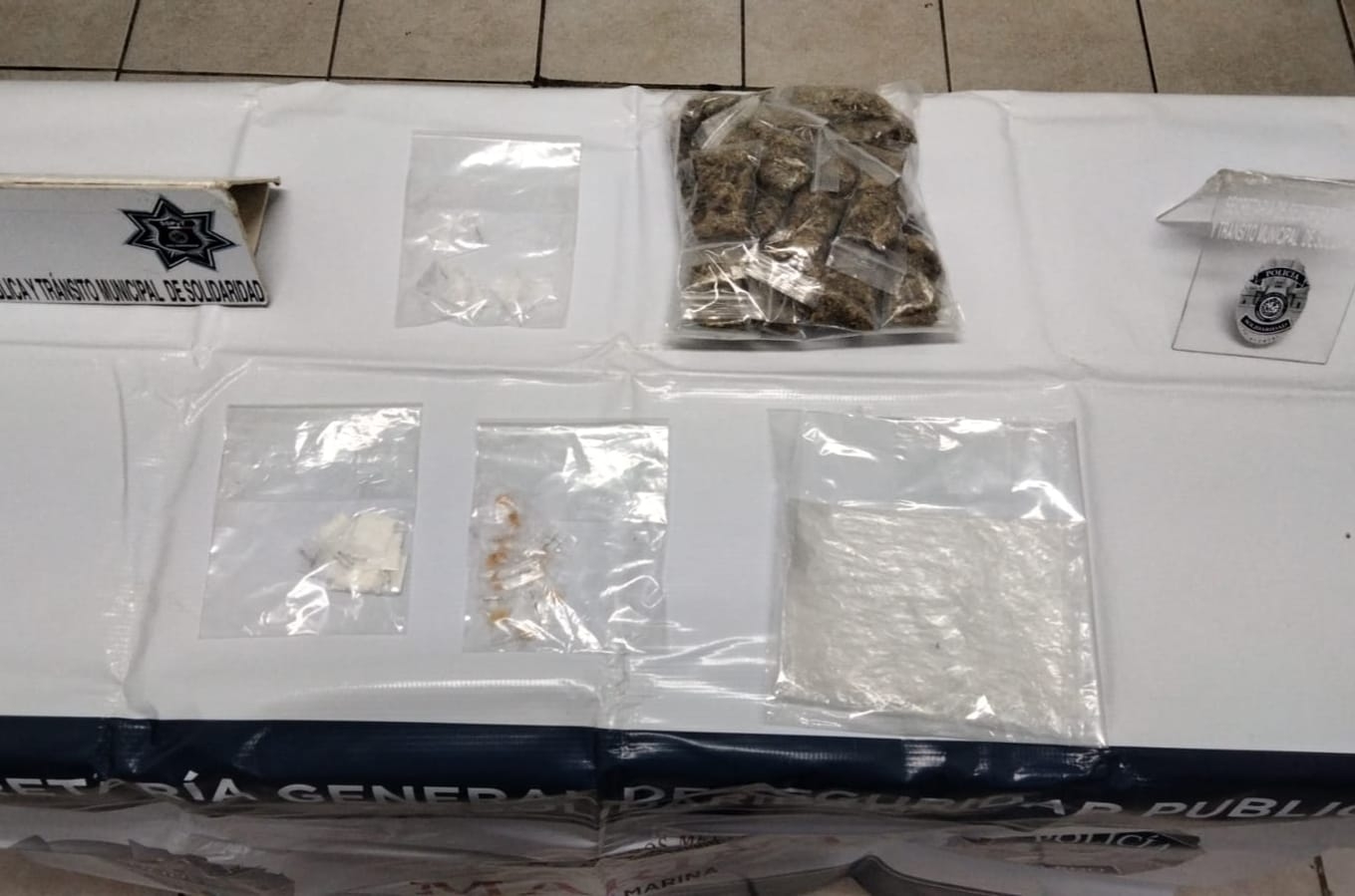 Aseguraron 53 dosis de narcoticos en Playa del Carmen
Aseguraron 53 dosis de narcoticos en Playa del Carmen
