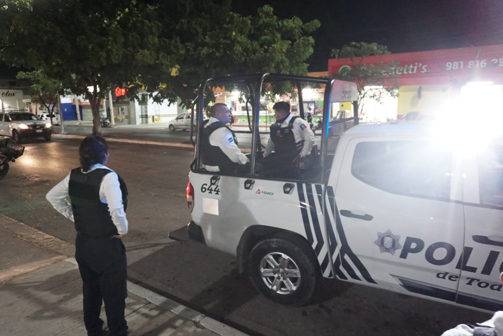 Autoridades de Campeche aseguraron a un hombre en presunto estado de ebriedad sobre la avenida Gobernadores Autoridades de Campeche aseguraron a un hombre en presunto estado de ebriedad sobre la avenida Gobernadores