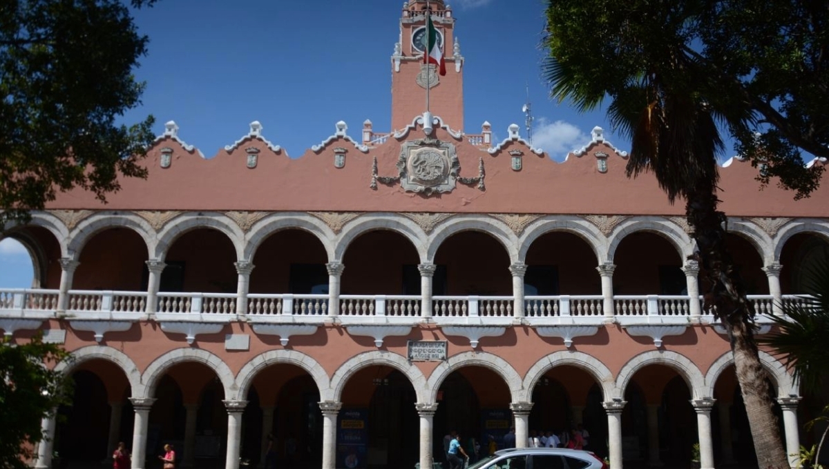 El secretario del Ayuntamiento, Alejandro Iván Ruz Castro, quedó como Alcalde Interino El secretario del Ayuntamiento, Alejandro Iván Ruz Castro, quedó como Alcalde Interino