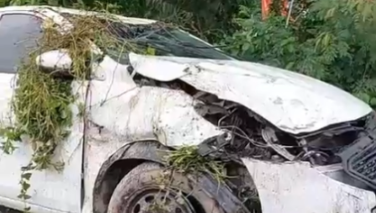Los dos pasajeros resultaron lesionados, aunque no ameritaron ir hacia un hospital.