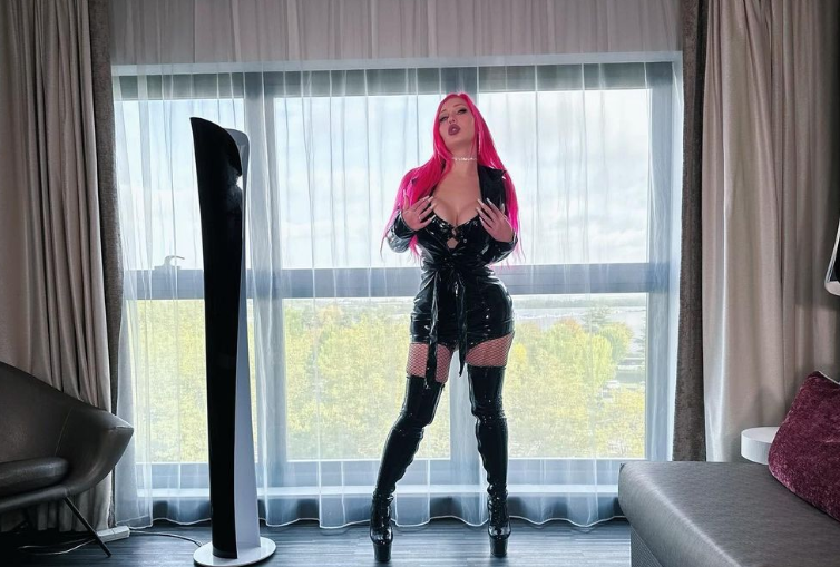 La modelo de OnlyFans compartió sus fotos en redes sociales La modelo de OnlyFans compartió sus fotos en redes sociales
