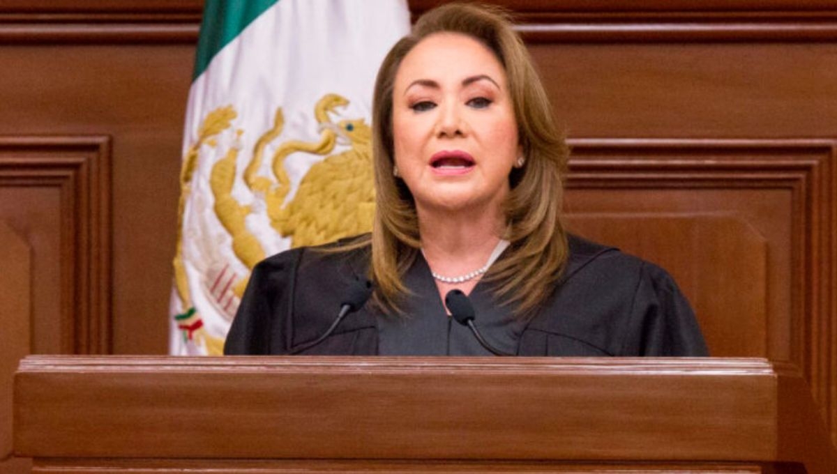 La ministra de la Suprema Corte, Yasmín Esquivel, ha sido señalada por presiuntamente haber plagiado su tesis de licenciatura La ministra de la Suprema Corte, Yasmín Esquivel, ha sido señalada por presiuntamente haber plagiado su tesis de licenciatura