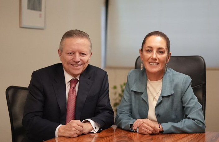 Alfredo Saldivar y Claudia Sheinbaum posaron para la foto