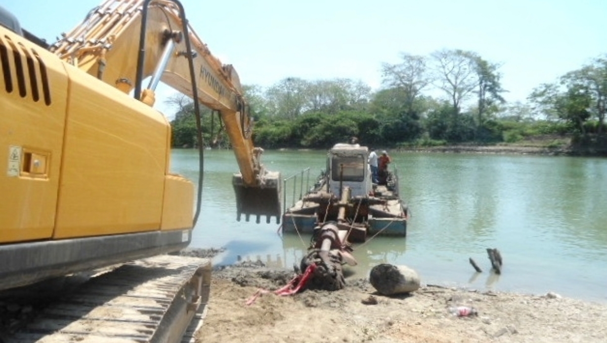 Las familias que viven a la orilla del río tendrían que ser evacuadas