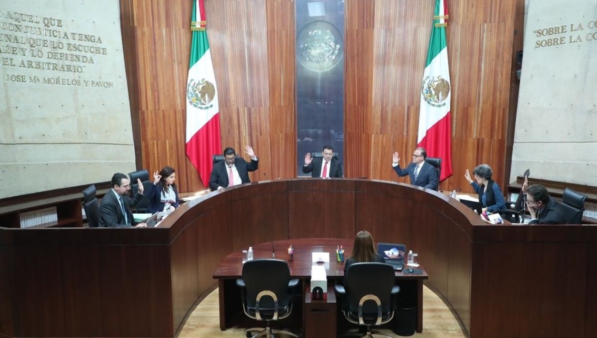 La Sala Superior del TEPJF confirmó los criterios de paridad del INE, por lo que los partidos deberán postular a cinco candidatas para las gubernaturas en 2024 La Sala Superior del TEPJF confirmó los criterios de paridad del INE, por lo que los partidos deberán postular a cinco candidatas para las gubernaturas en 2024