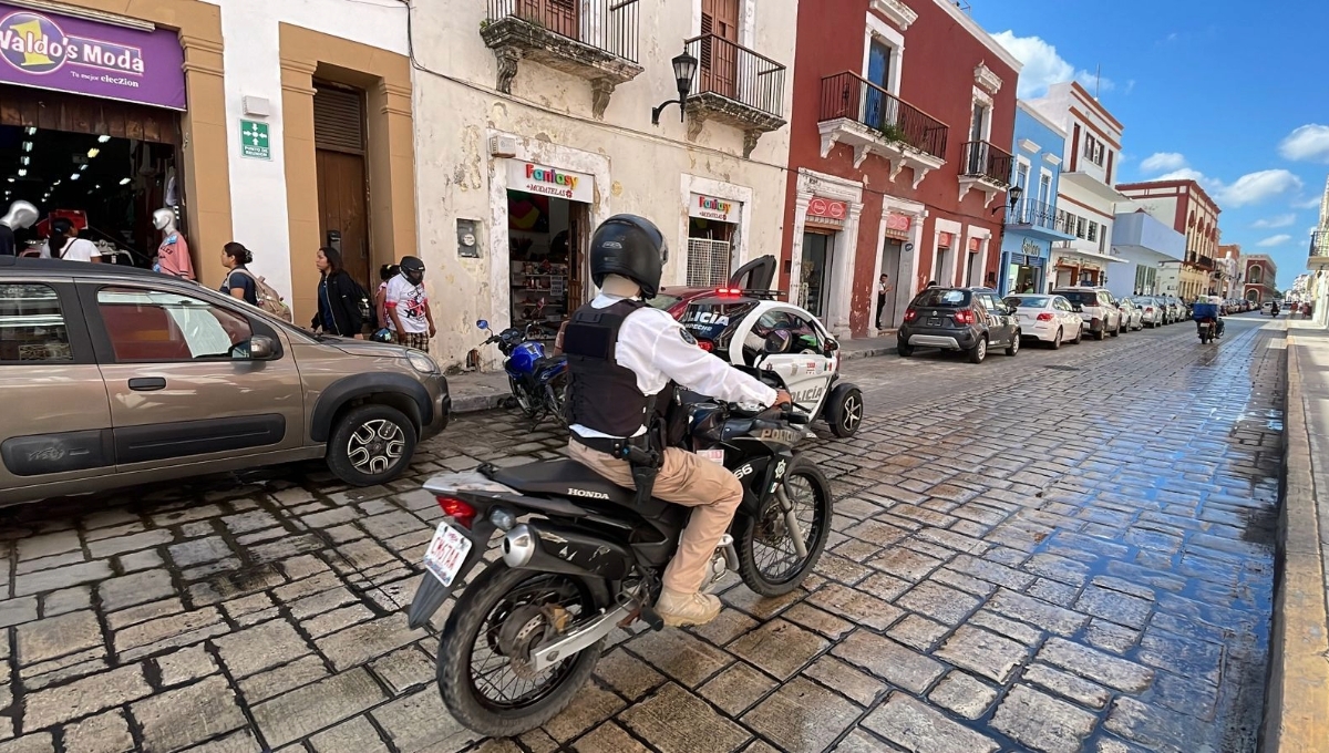 La pareja no resultó con heridas de gravedad, por lo que fueron atendidos en el lugar del accidente
