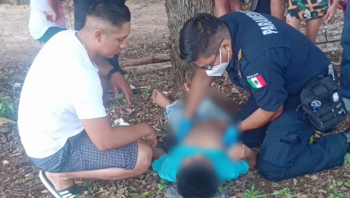 Posteriormente llegaron paramédicos de la Secretaría de Seguridad Pública a bordo de la ambulancia Y-24 Posteriormente llegaron paramédicos de la Secretaría de Seguridad Pública a bordo de la ambulancia Y-24