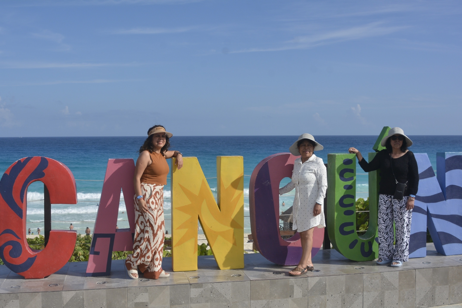 De acuerdo con la Secretaría de Turismo Federal, la inversión de esta Administración para la industria sin chimeneas de Quintana Roo es de 2 mil 795 mdp.