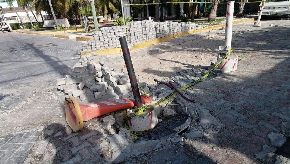 Según testigos, en este 2023 hubo dos desbordes de líquido residual en el mar, pese a que se cuenta con una pipa que realiza dos o tres azolves en temporada alta.