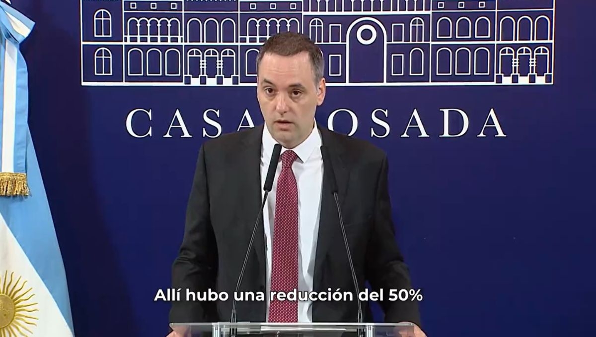 Manuel Adorni, portavoz de la Presidencia de Argentina anunció que se buscará por todos los medios evitar una hiperinflación en el país