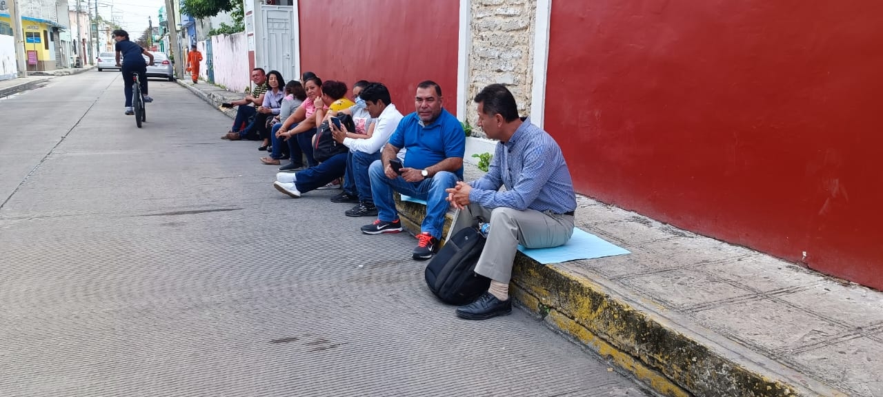 El bloqueo comenzó durante la mañana de este lunes