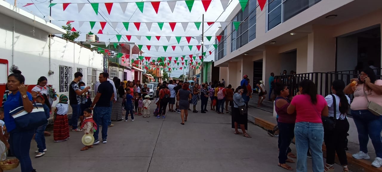 Se registra buena afluencia de feligreses este martes