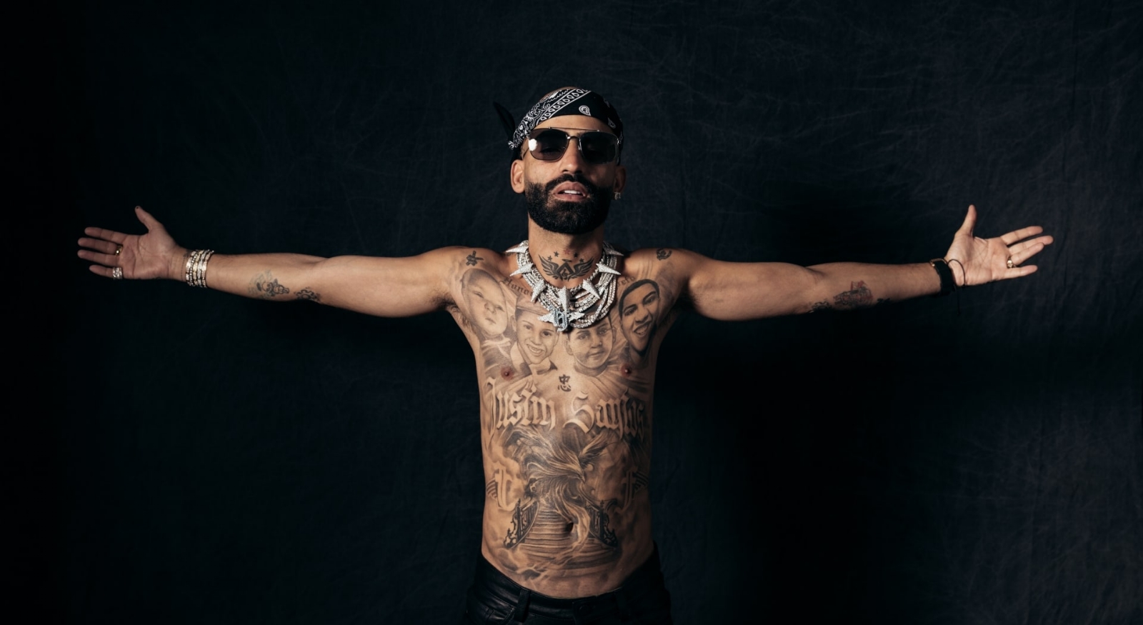 Arcángel critica al reggaetón, género del que forma parte Arcángel critica al reggaetón, género del que forma parte