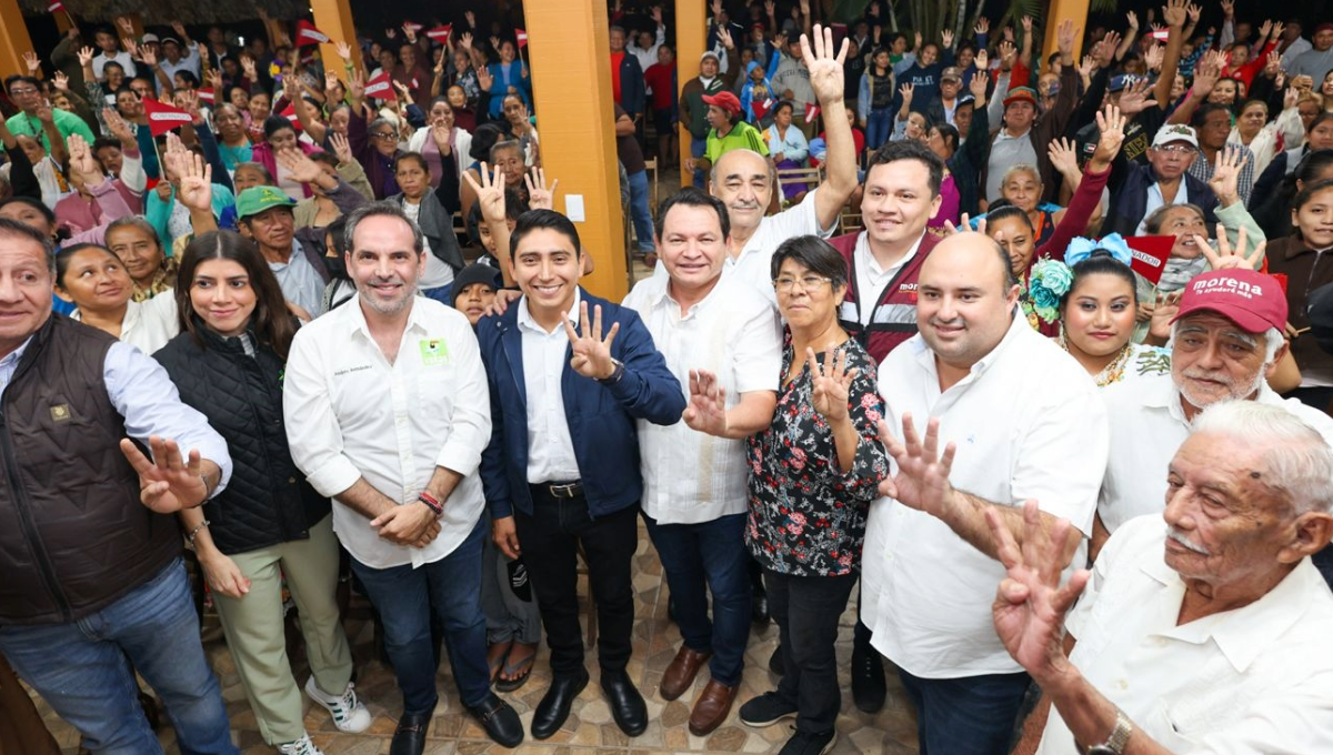 Durante su recorrido por el municipio, Huacho visitó el monumento a Nachi Cocom