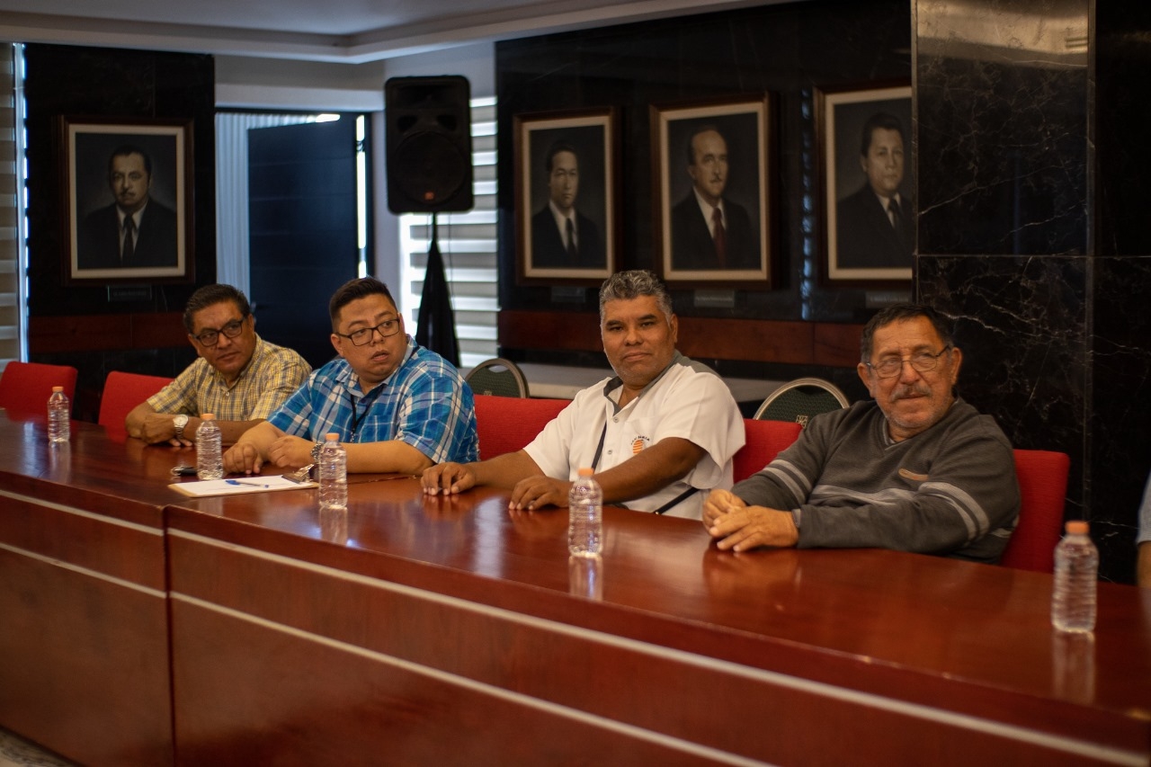 La competencia desleal afecta a miles de taxistas campechanos
