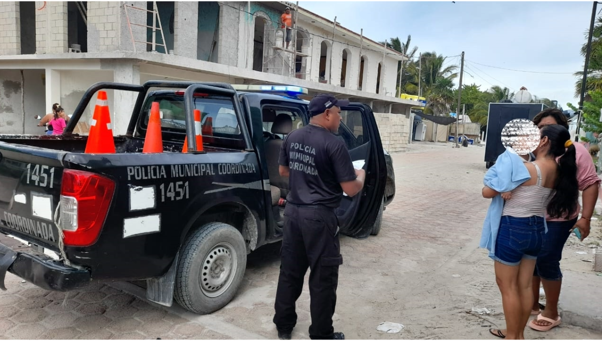 Tras solicitarse la autorización de traslado, el director de la policía municipal autorizo sean abordados en una patrulla para ser llevados al hospital San Carlos Tras solicitarse la autorización de traslado, el director de la policía municipal autorizo sean abordados en una patrulla para ser llevados al hospital San Carlos