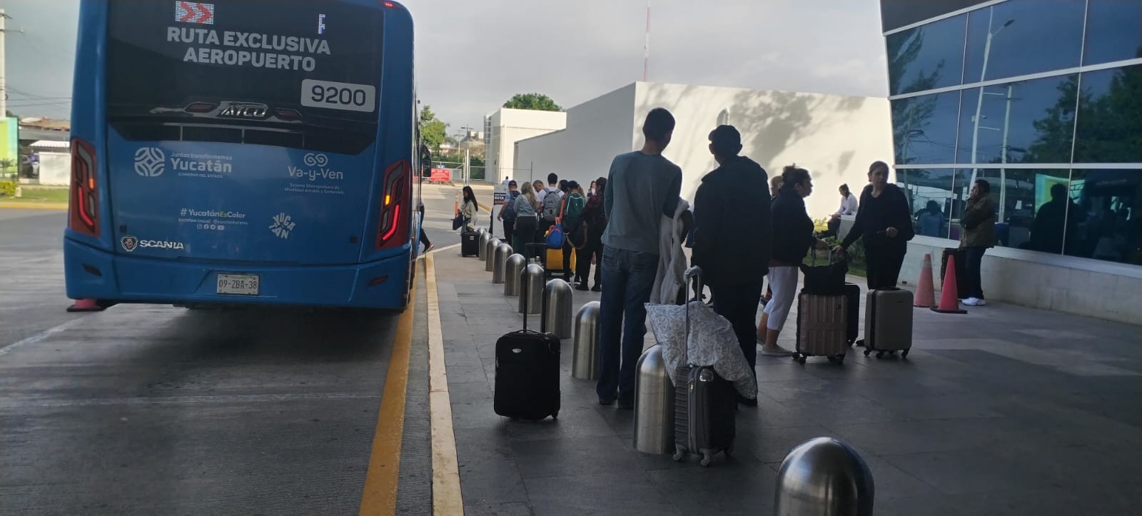 El Aeropuerto de Mérida registra buena afluencia de personas