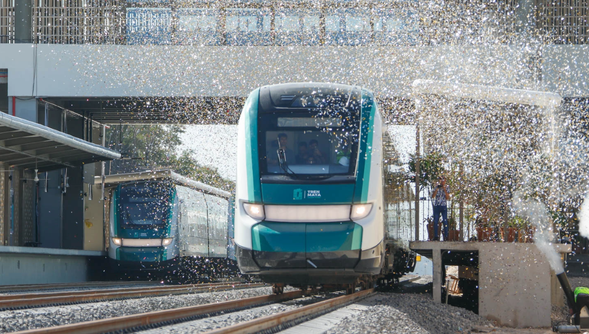 Fueron 473 kilómetros los recorridos, en 5 horas y 28 minutos, por el Mandatario Federal. Ciudadanos le dieron le agradecieron la inversión en el Caribe Mexicano. Fueron 473 kilómetros los recorridos, en 5 horas y 28 minutos, por el Mandatario Federal. Ciudadanos le dieron le agradecieron la inversión en el Caribe Mexicano.