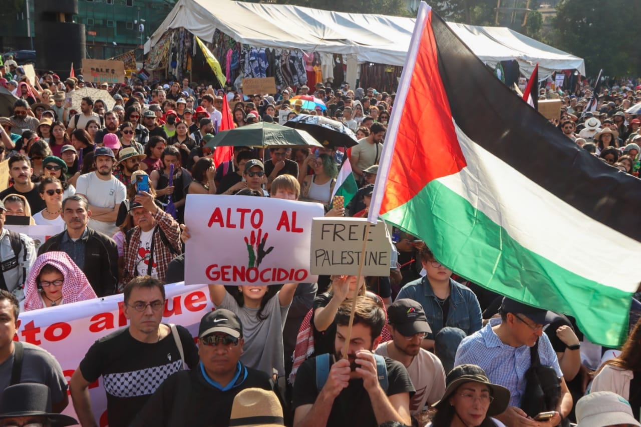 Los manifestantes piden que termine el ataque en contra de Palestina Los manifestantes piden que termine el ataque en contra de Palestina