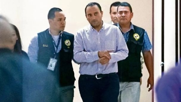 La decisión del juez se fundamenta en una jurisprudencia que establece la revisión obligatoria de la prisión preventiva La decisión del juez se fundamenta en una jurisprudencia que establece la revisión obligatoria de la prisión preventiva