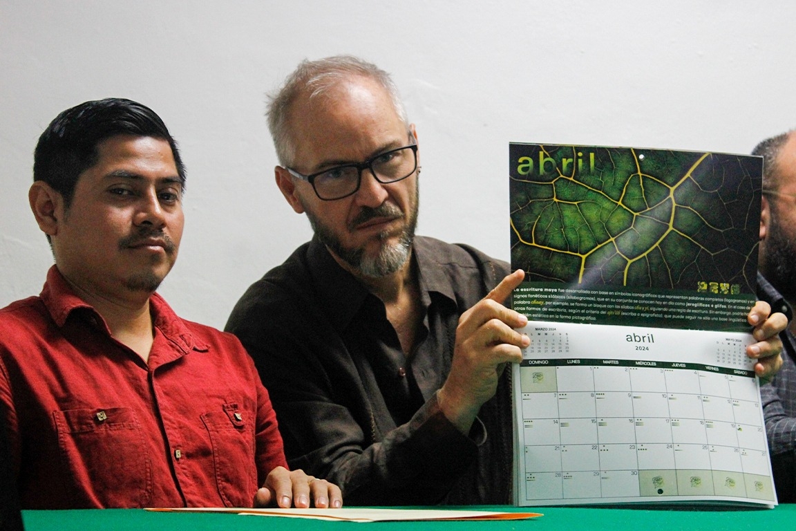 Solamente hay 300 piezas del calendario de la chaya Solamente hay 300 piezas del calendario de la chaya