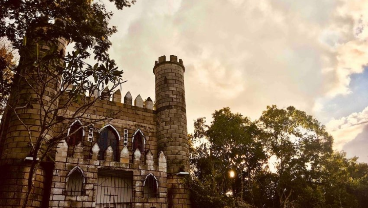 Uno de los principales atractivos de Oxkutzcab es el Castillo que está ubicado en lo alto de un cerro