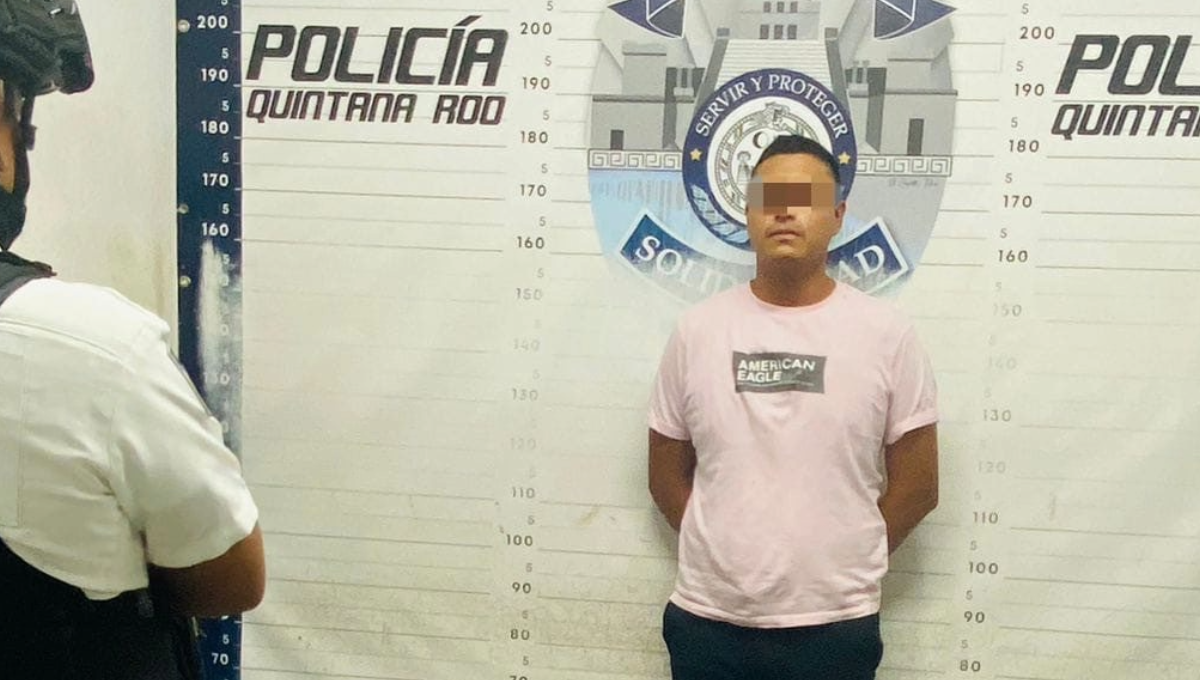 El arresto se produjo cuando los agentes observaron a un sujeto manipulando una bolsa y extrayendo envoltorios