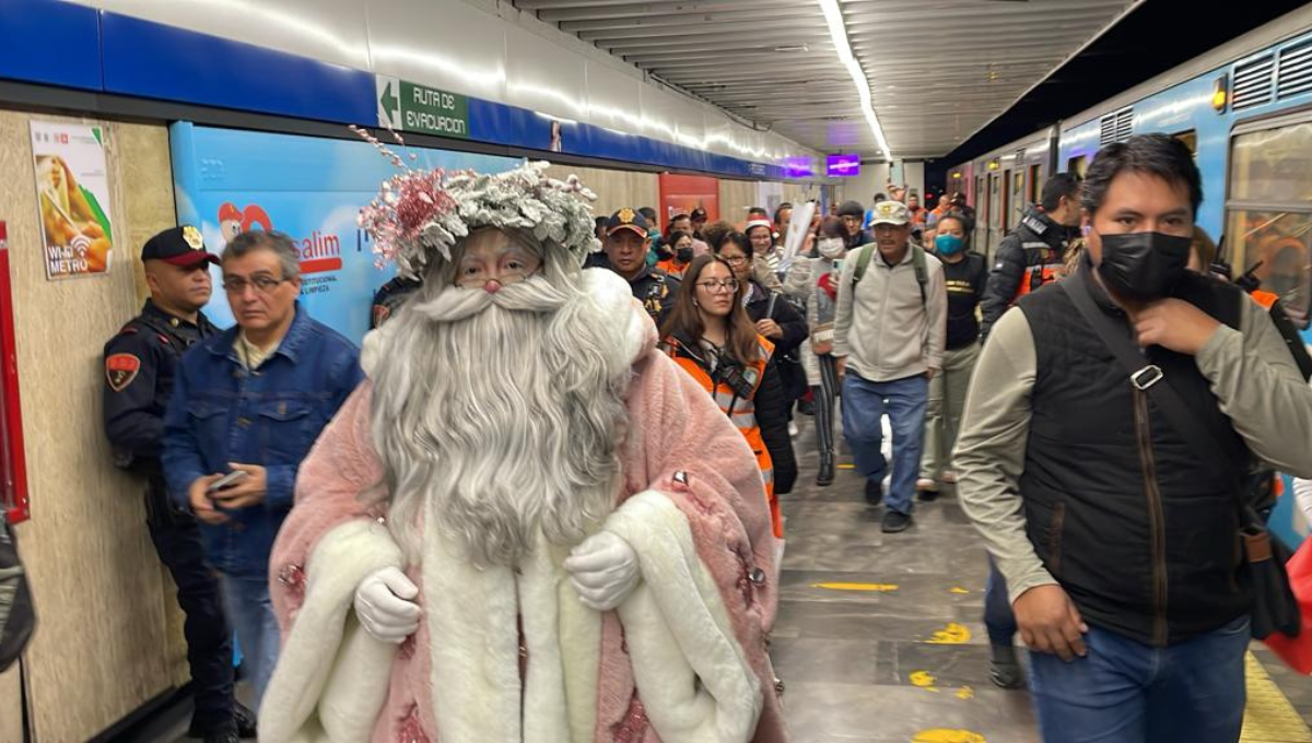 Santa Claus sorprendió a los usuarios del Metro