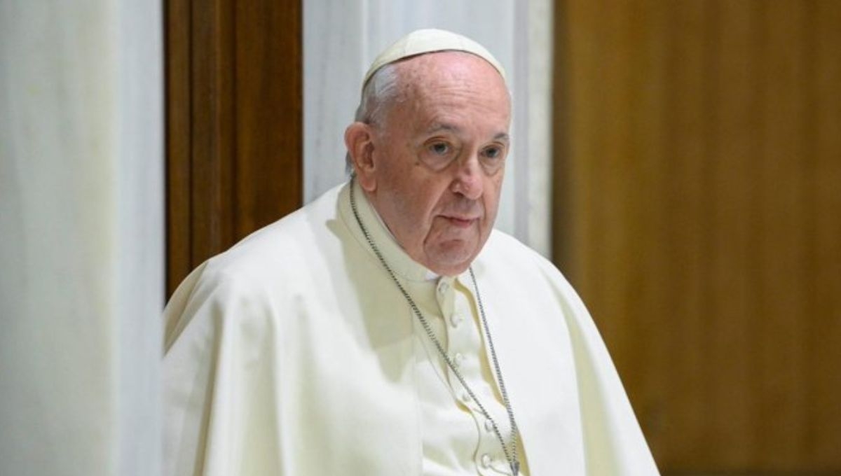 Papa Francisco continúa hospitalizado por infección respiratoria: Vaticano actualiza su estado de salud