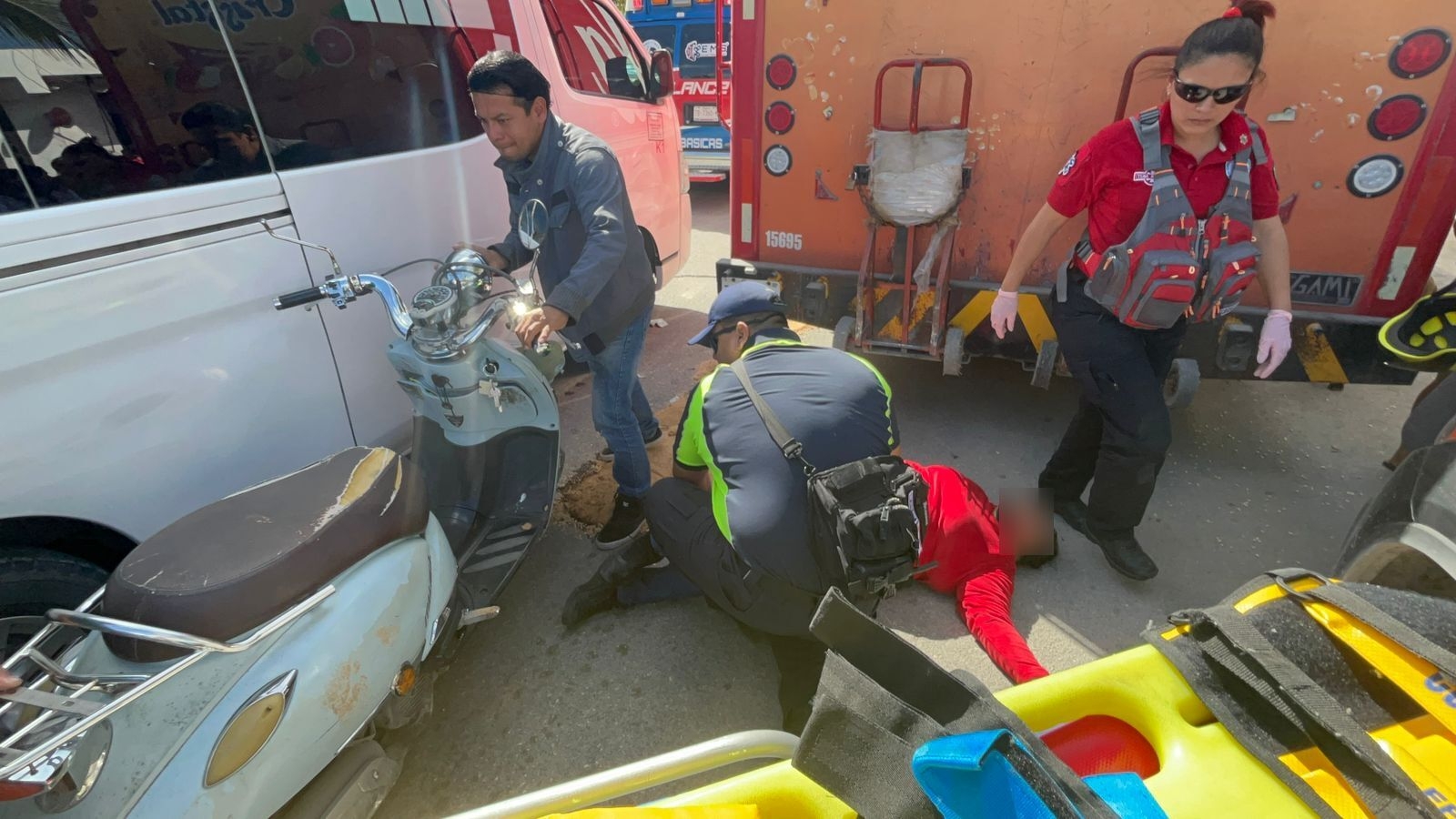 La mujer quiso aprovechar para avanzar, pero no redujo lo suficiente la velocidad La mujer quiso aprovechar para avanzar, pero no redujo lo suficiente la velocidad