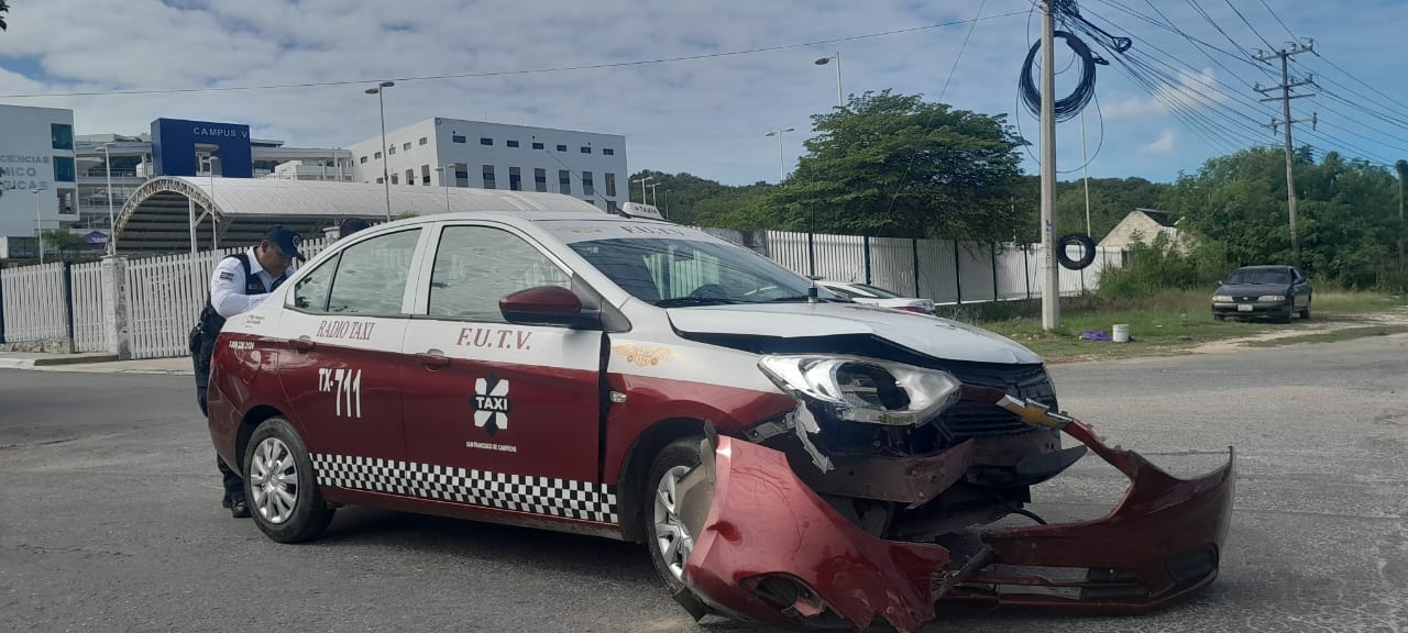 La distracción del taxista provocó que resultara lesionado La distracción del taxista provocó que resultara lesionado