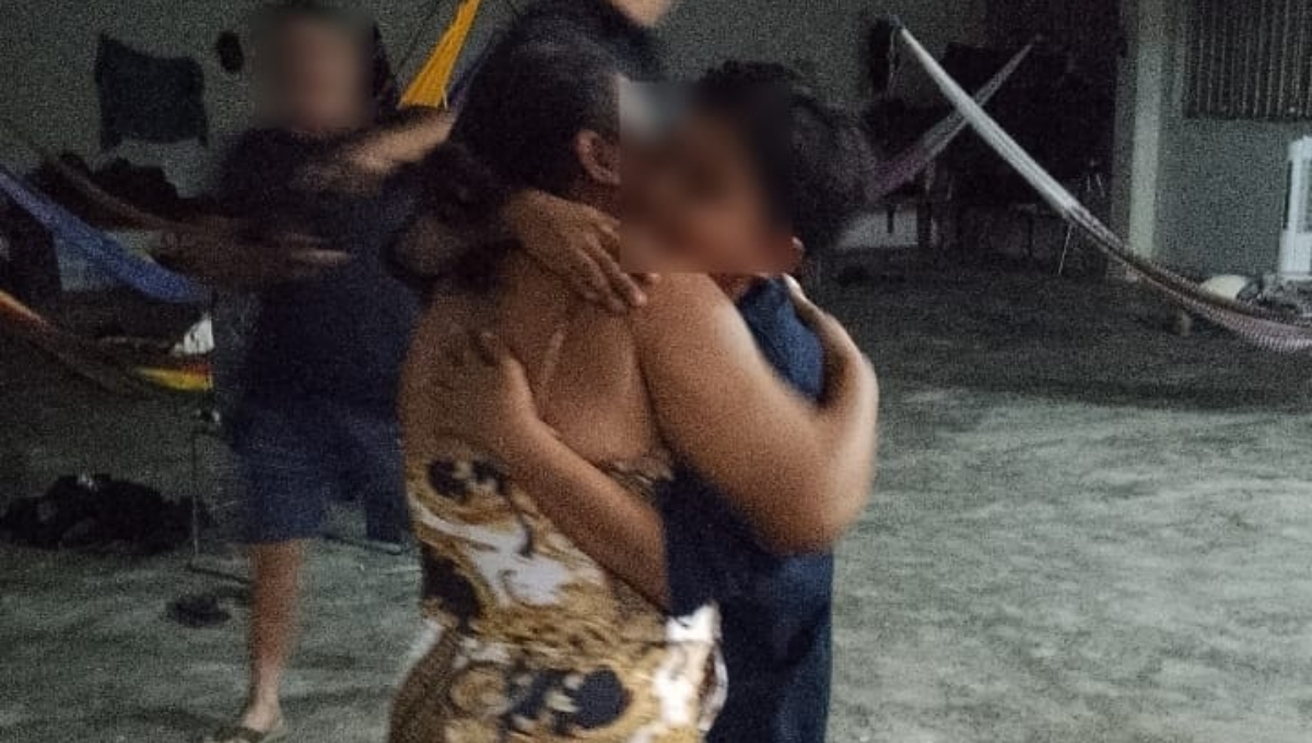 El menor fue auxiliado por policías luego de que los empleados de la gasolinera solicitaran apoyo