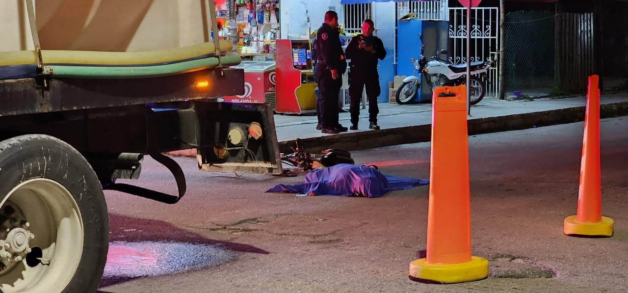 Un hombre murió la noche de este sábado cuando fue aplastado por una pipa