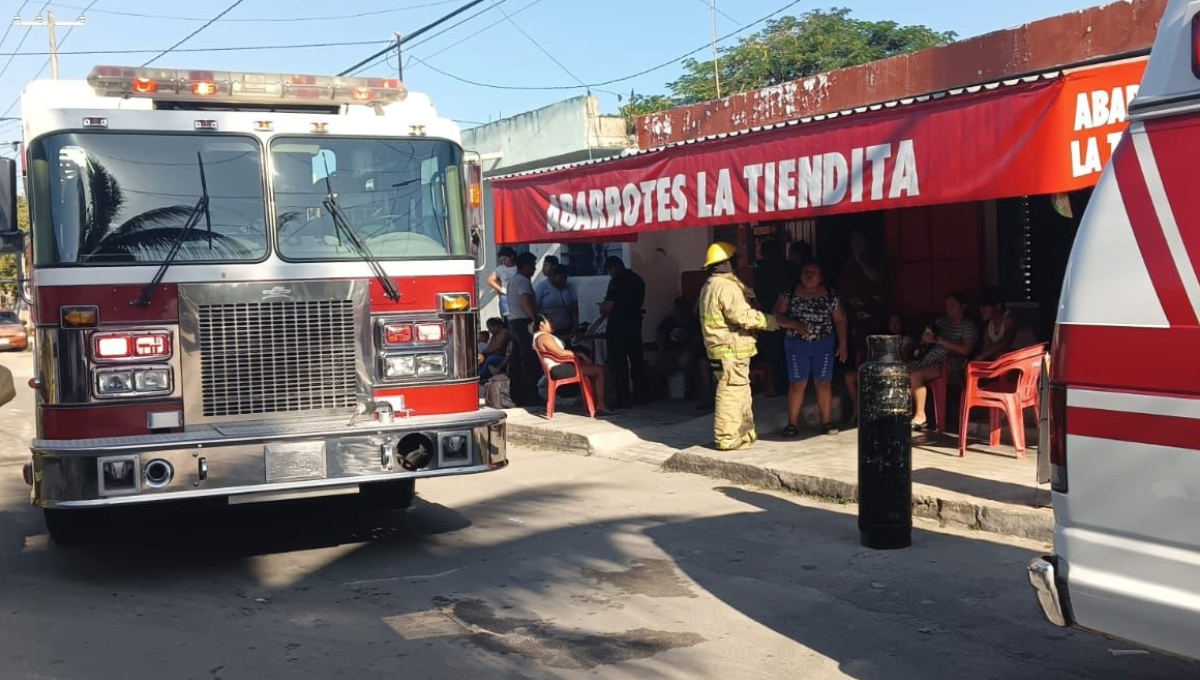 El incidente se registró la mañana de ayer martes, cuando vecinos de la calle Ciricote reportaron al número de emergencias que se percibía un fuerte olor. El incidente se registró la mañana de ayer martes, cuando vecinos de la calle Ciricote reportaron al número de emergencias que se percibía un fuerte olor.