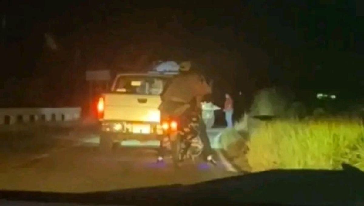 Sicarios del CJNG protagonizaron enfrentamientos armados y bloqueos en al menos dos municipios de la Tierra Caliente de Michoacán Sicarios del CJNG protagonizaron enfrentamientos armados y bloqueos en al menos dos municipios de la Tierra Caliente de Michoacán