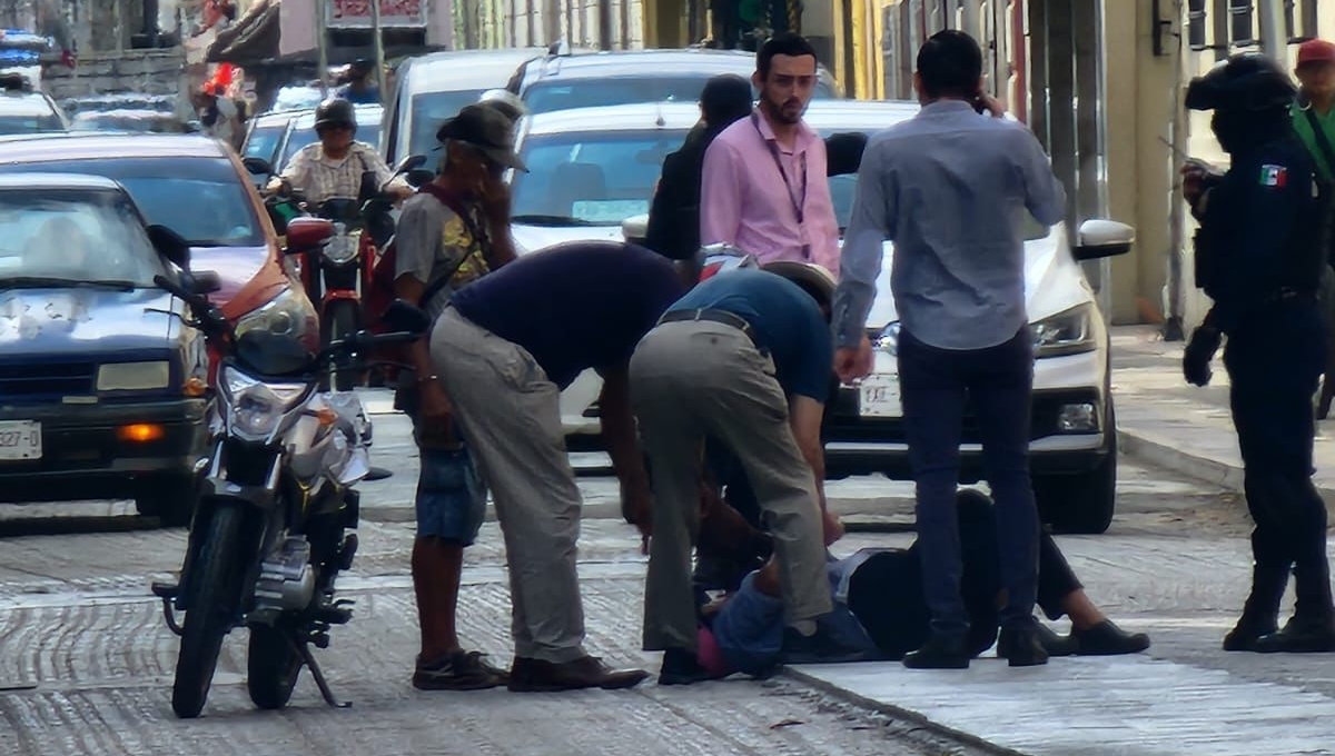 La motociclista fue trasladada a un hospital de Mérida