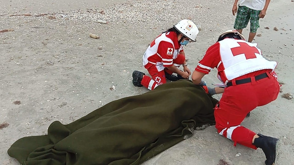 Recala el cuerpo de un hombre en la costa de Ciudad del Carmen