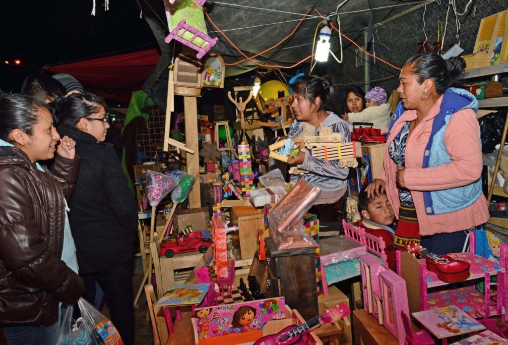 Comienza Feria del Juguete en Ciudad Neza