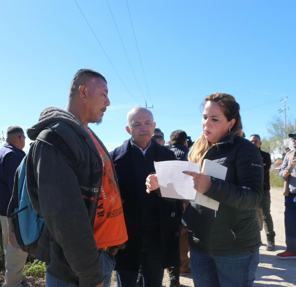 Las autoridades dialogaron con las familias de los mineros fallecidos