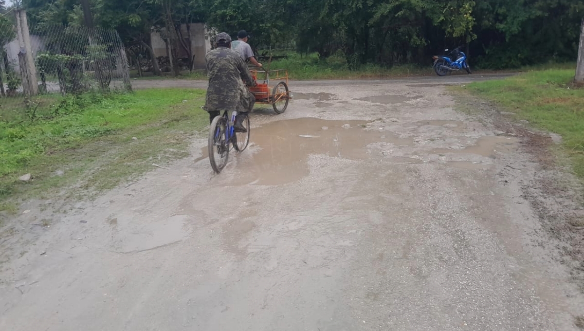 Durante las lluvias de los frentes fríos se torna más crítica la situación, debido a que no se puede transitar a pie