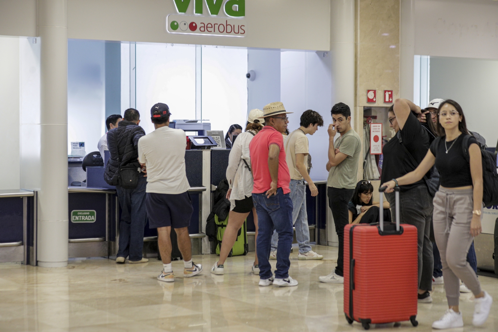 Algunos viajeros acusaron que tenían miedo de perder sus conexiones aéreas para llegar a su destino.