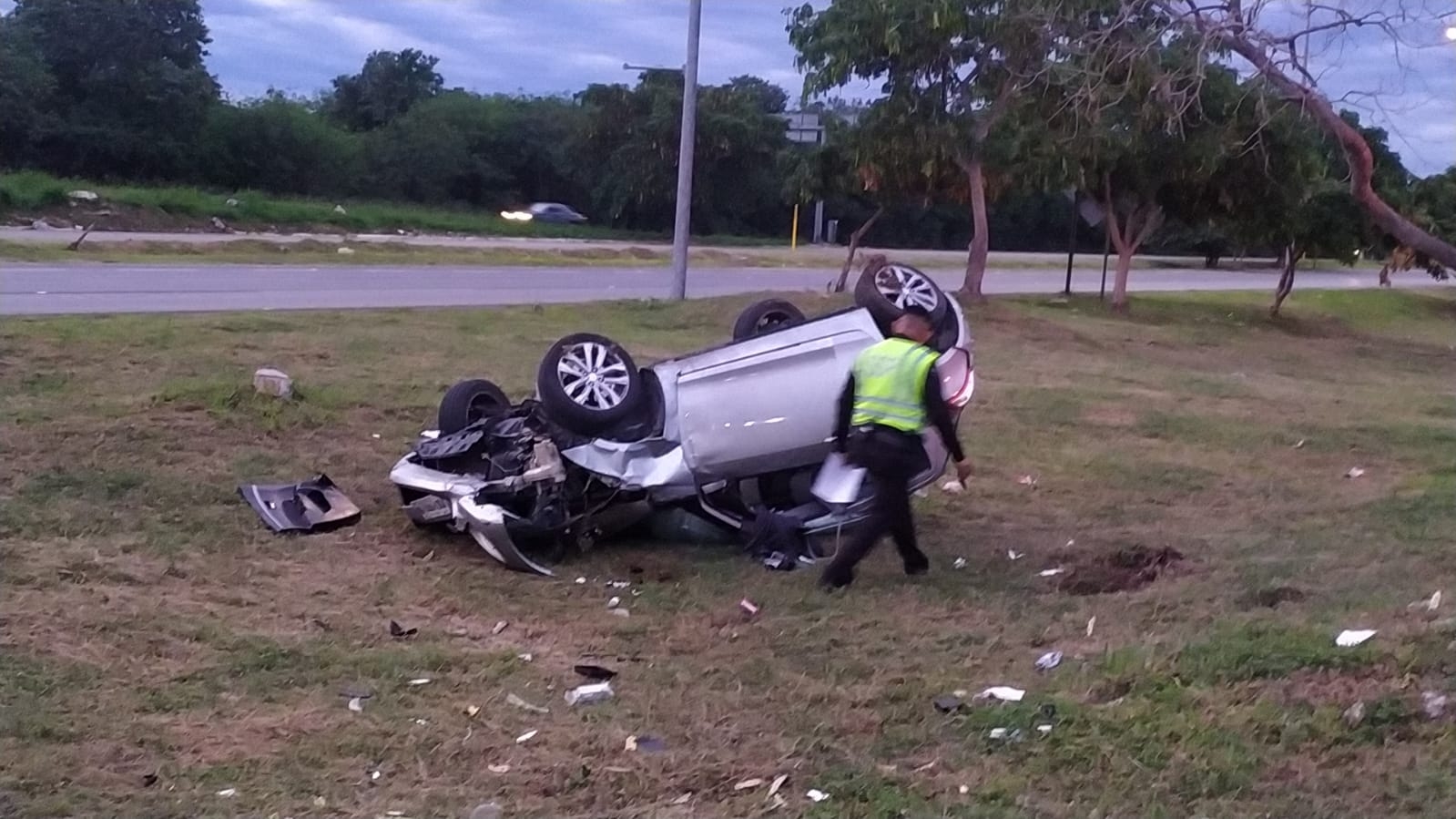 El conductor fue trasladado a un hospital de Mérida, ya que presentó heridas
