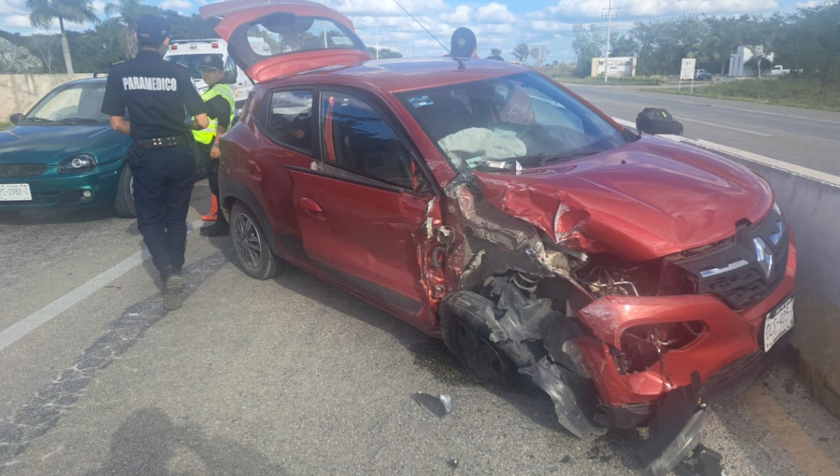 Choque entre combi y automóvil deja a 8 lesionados en la vía Conkal-Cholul